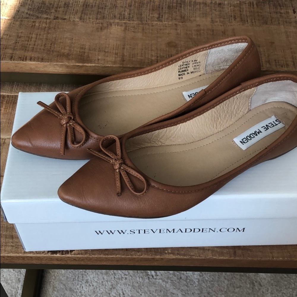 *new price* Like new SteveMadden leather flats